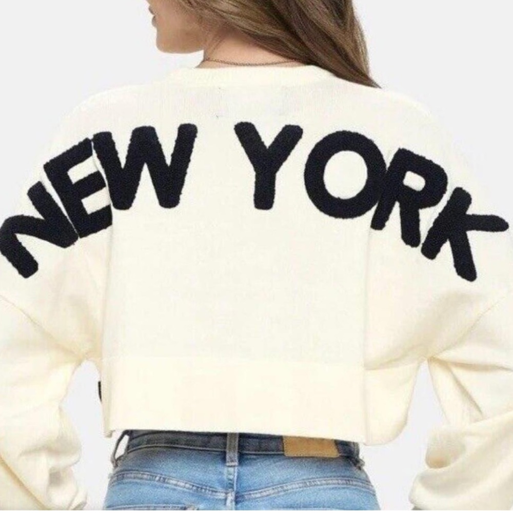 Spirit Jersey NWT size Large NEW YORK cream cropped‎ crewneck sweatshirt